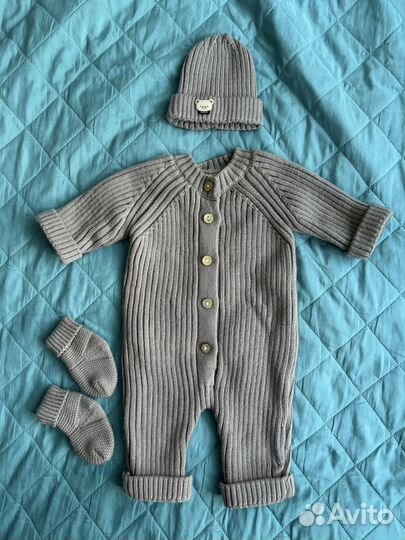 Вязанный комбинезон для новорожденного