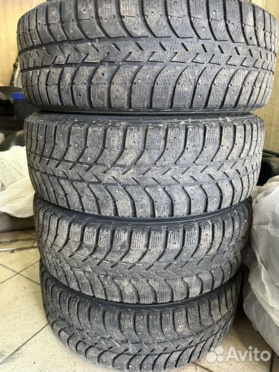 Bridgestone Ice Cruiser 5000 205/65 R16