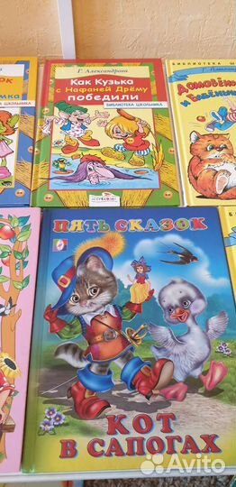 Красочные детские книги в твёрдом переплёте