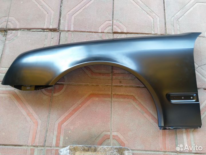 Крыло переднее левое Mercedes CLK W208