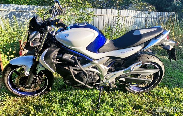 Suzuki Gladius 400