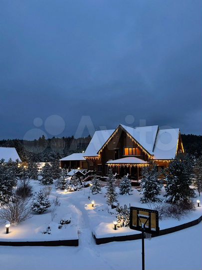 Дом 300 м² на участке 44,7 сот.