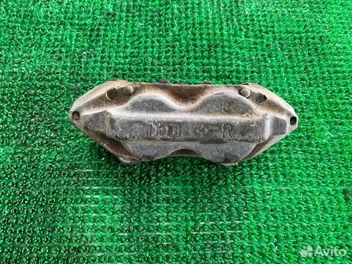 Суппорт тормозной прав. перед. Toyota Land cruiser