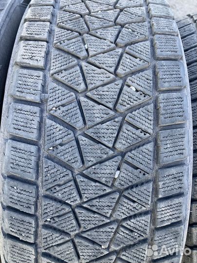 Bridgestone Blizzak DM-V2 235/65 R18