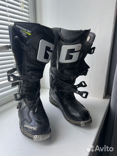 Leatt dual axis pro наколенники