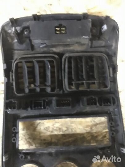 Декоративная накладка торпеды Hyundai Accent G4EC