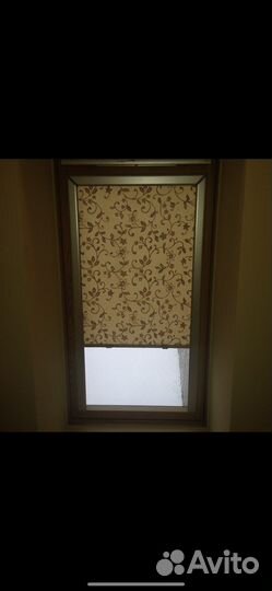 Рулонная штора для мансардного окна