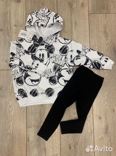 Костюм на девочку с капюшоном