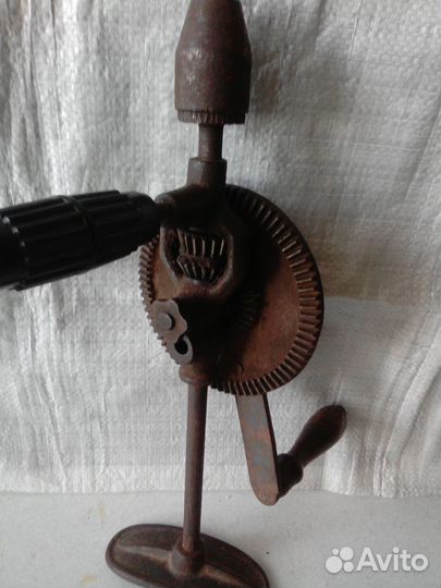 Ручная дрель