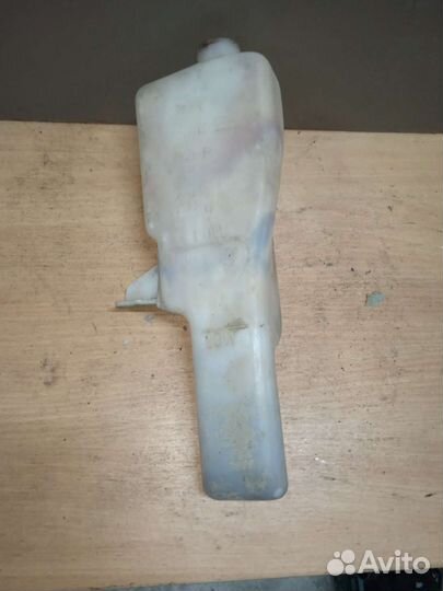 Расширительный бачок Mitsubishi carisma митсубиси