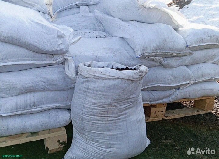 Плодородная земля в мешках