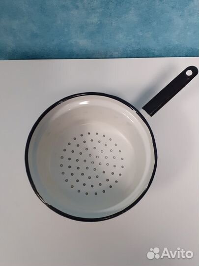 Эмалированные тарелки, кружка СССР посуда