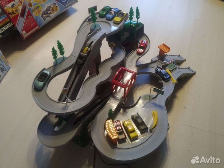 Парковка Takara Tomica (Горный серпантин ) Обмен