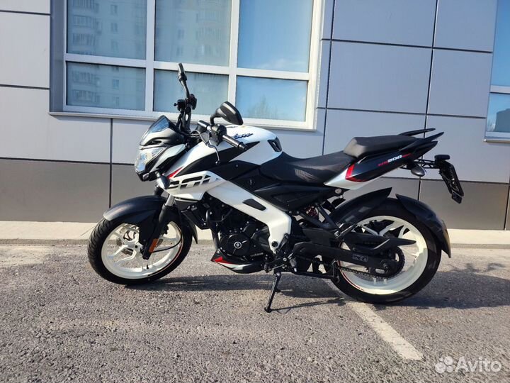 Мотоцикл Bajaj Pulsar NS200