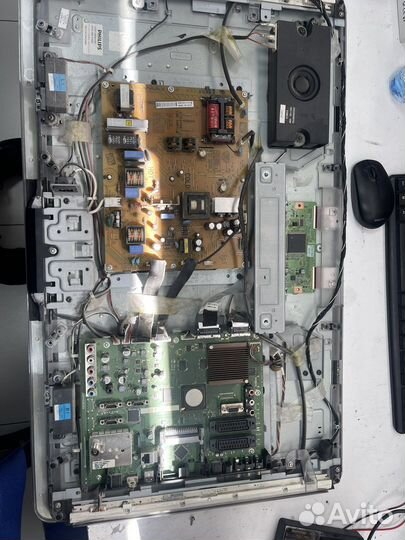 Philips на запчасти 32pfl8404h/60