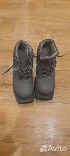 Лыжные ботинки