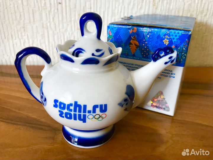 Чайник Сочи 2014 с узорами Гжель официальный