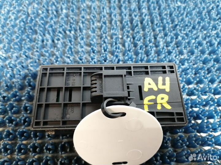 Блок управления стеклоподъемниками Audi A4