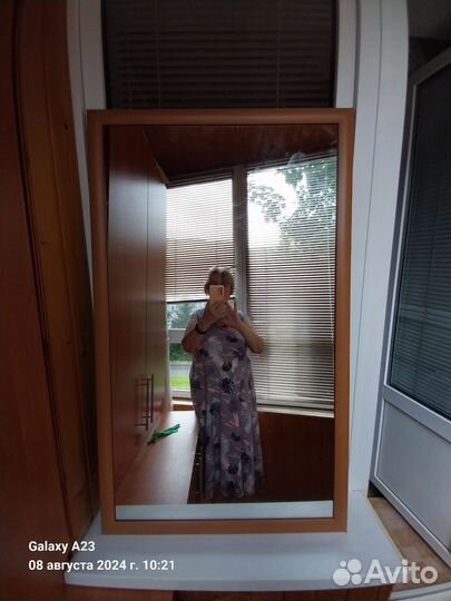 Продается настенное зеркало, 70 117cм, рамке