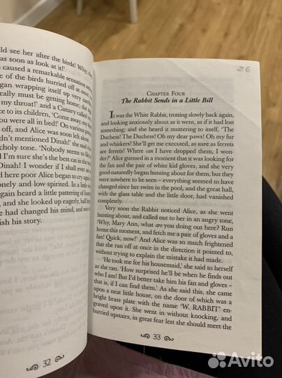 Книга Алиса в стране судес на английском языке