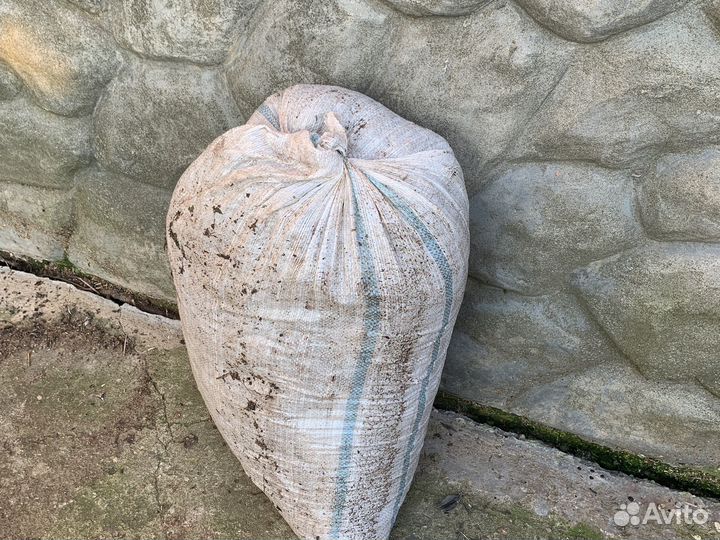 Голубиный помет в мешках