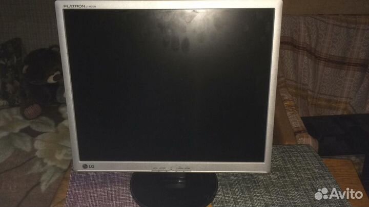 Монитор LG flatron L-1942-SMT