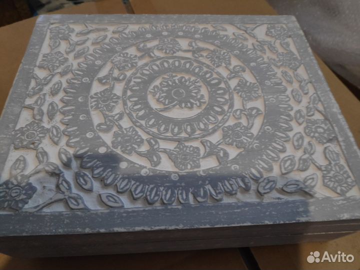 Деревянная шкатулка большая резная