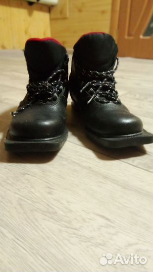 Лыжные ботинки