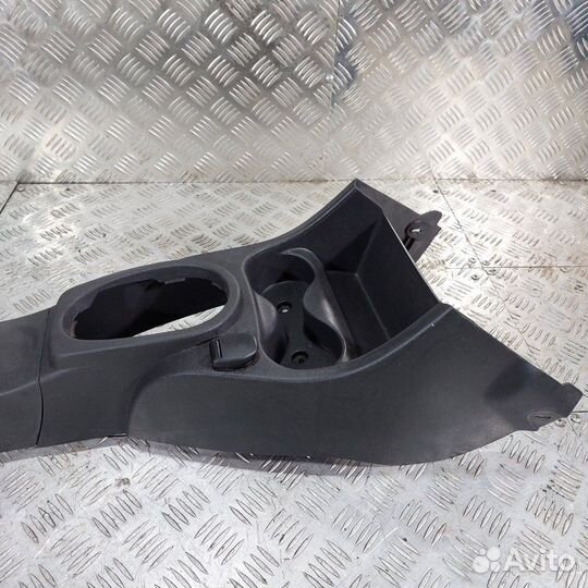 Консоль между сидений LADA Largus фургон 11189