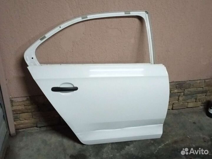 Skoda Rapid vw Polo Дверь правая задняя оригинал