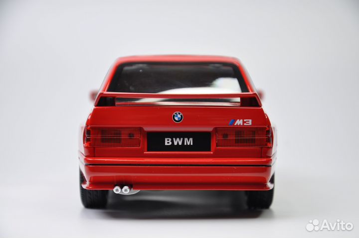 Модель авто BMW M3 (E30) 1986-1991 1:24 металл