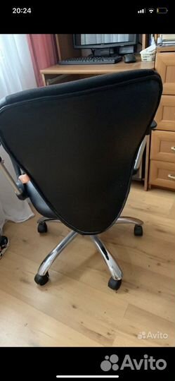 Компьютерный стол и стул