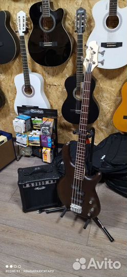 Бас-гитара с комбоусилителем, комплект