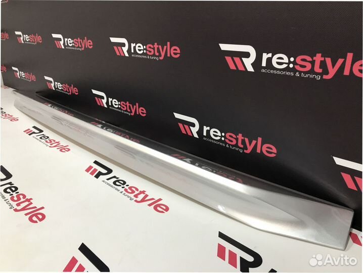 Спойлер Toyota Land Cruiser 200 2008-2015 R1973