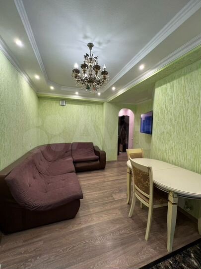 3-к. квартира, 83 м², 1/14 эт.