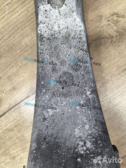 Кулак передний правый BMW i8 I12 2015