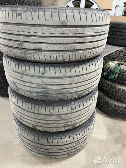 Yokohama BluEarth E70 215/65 R17