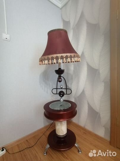 Продам торшер
