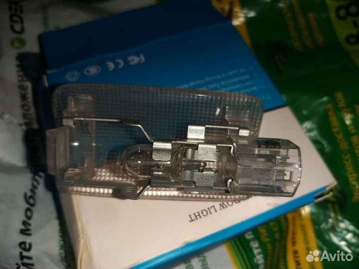 Оригинал светильника в двери тойота хайлендер