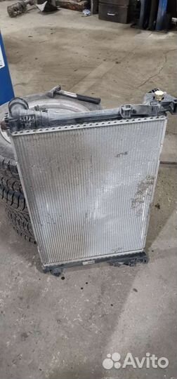 Радиатор Mercedes Benz w212