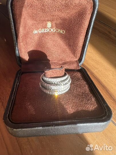 Кольцо с бриллиантом