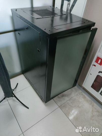 Серверный шкаф Ship 22 слота, на колёсиках