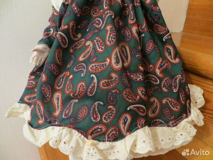 Кукла коллекционный фарфор на подставке colle