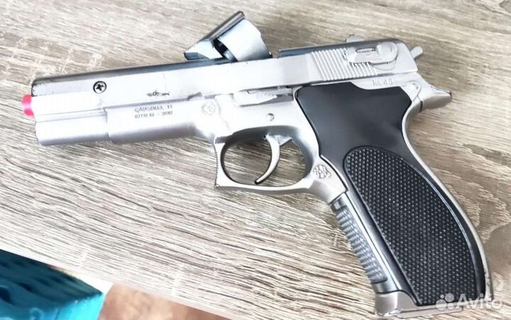 Игрушечный пистолет металлический