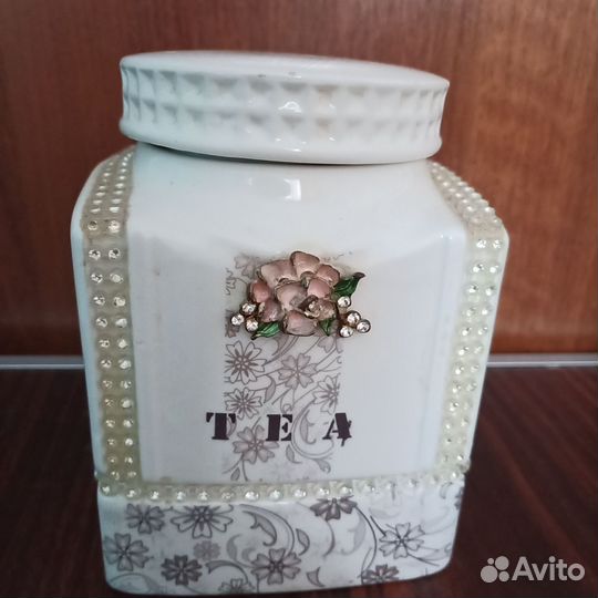 Керамическая ёмкость для хранения чая
