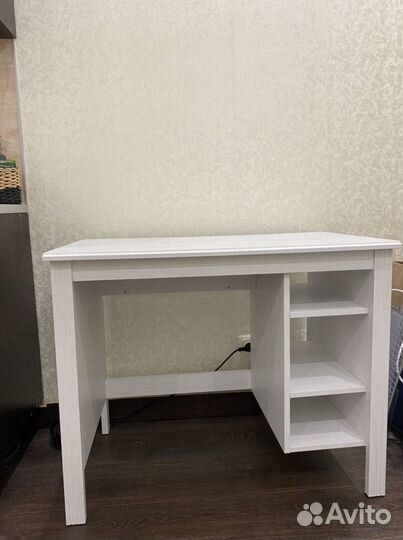 Письменный стол IKEA белый
