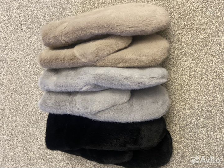 Меховые варежки