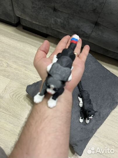 Кот-патриот подвижная игрушка