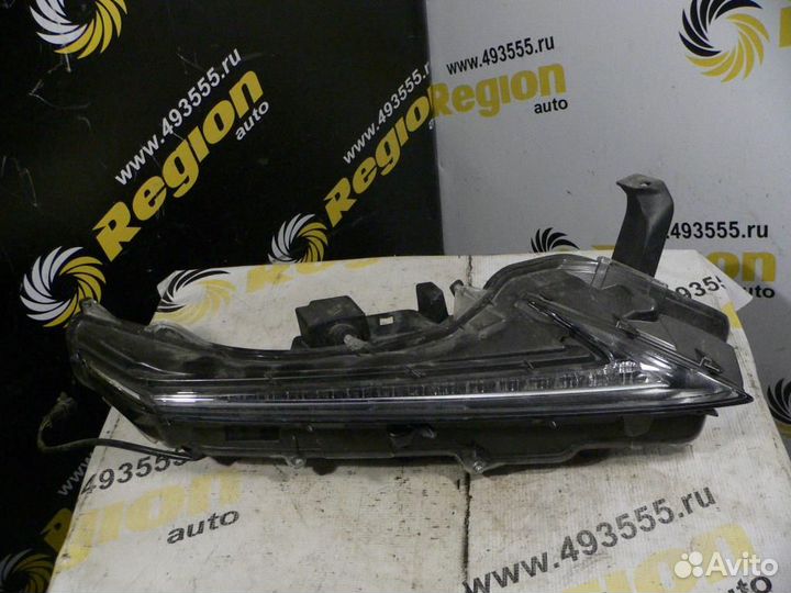 Фара дневного света правая (ходовые огни) Lexus