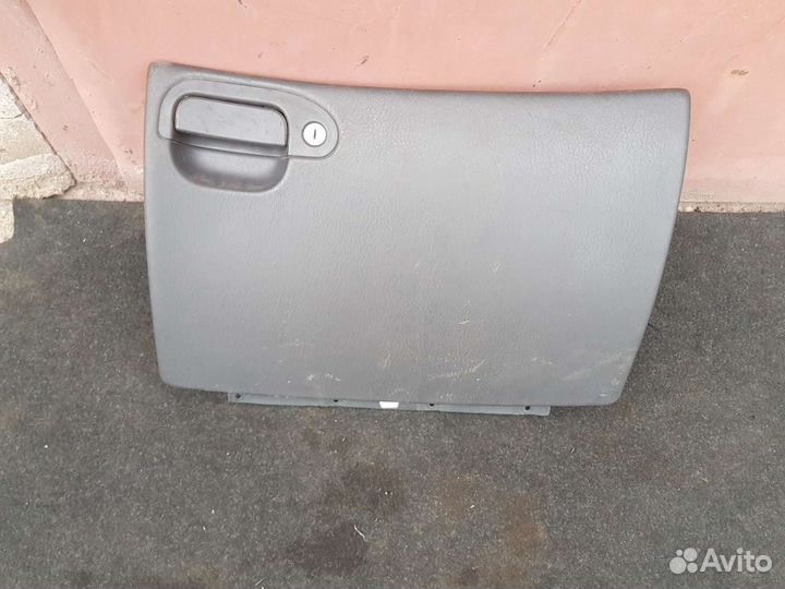 Бардачок Chrysler 300m